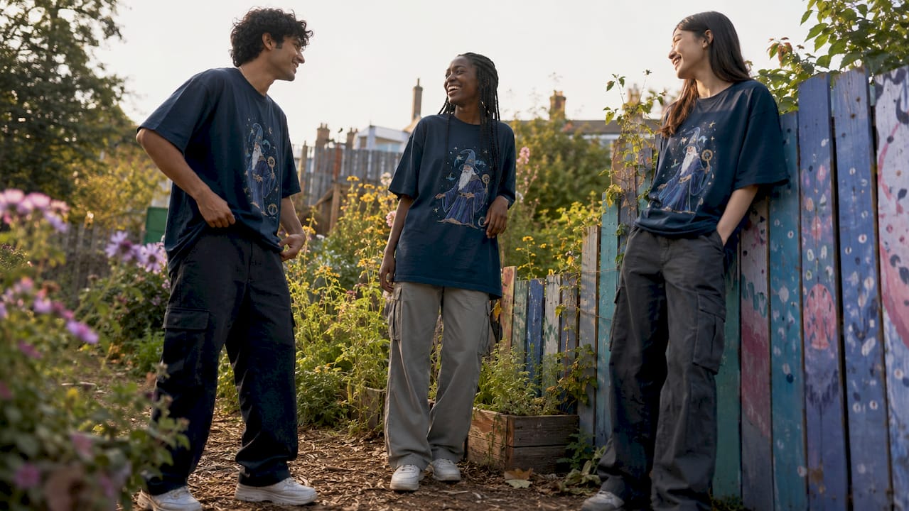 Person wearing unisex casual clothing outdoors